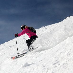 Když sníh létá od lyží...