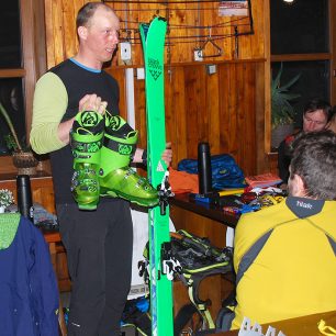 Něco málo ke skialpovému a freeridovému vybavení - kromě lyží blackcrows a vázání Diamir freeridové boty K2 PInnacle