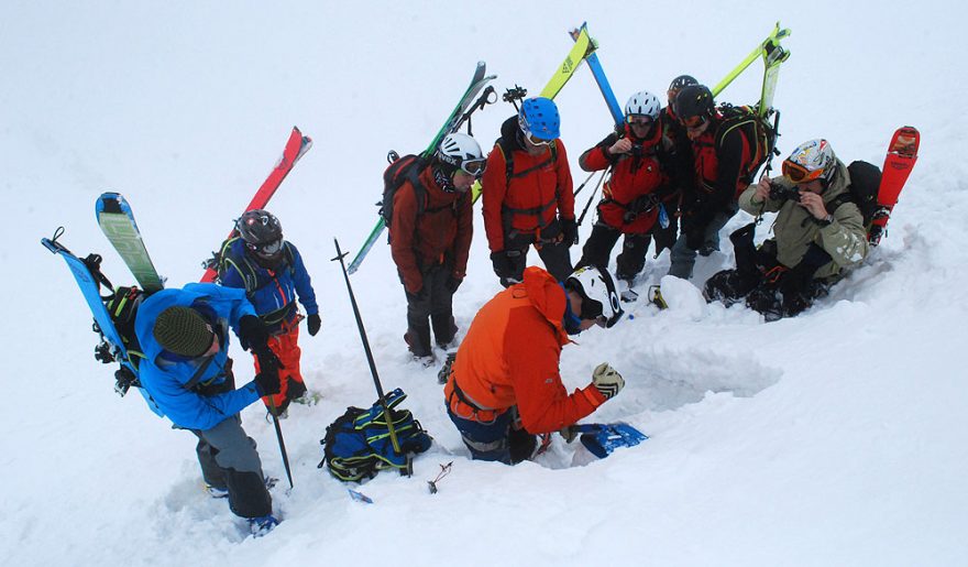 Testování stability sněhové pokrývky