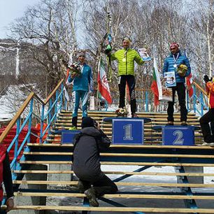 Vyhlášení výsledků závodu vertikal v lyžařském středisku Moroznaja