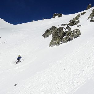 Karel jede svah Spišského štítu (2467 m)