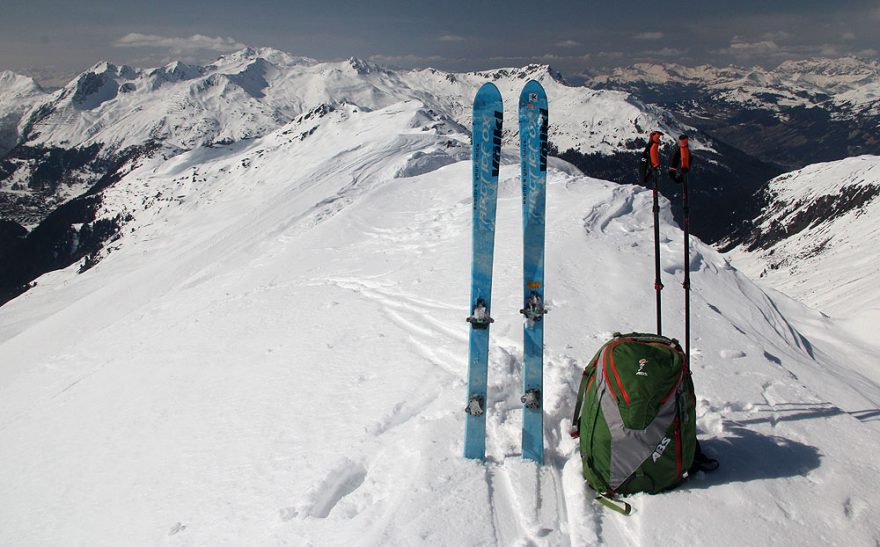 Vyhlídka přes hřebenovku na Hüreli směrem na Davos