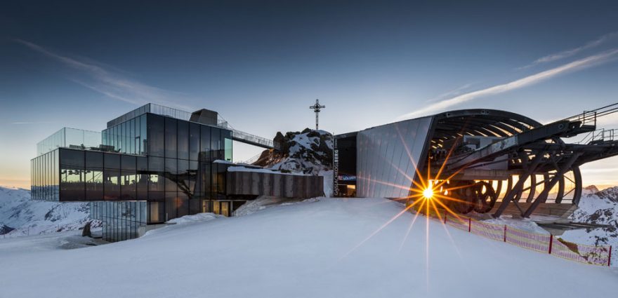 Horní stanice s restaurací ice Q