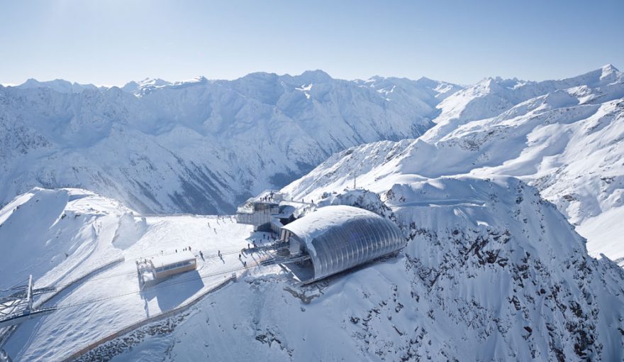 Výhled z ptačí perspektivy na ice Q