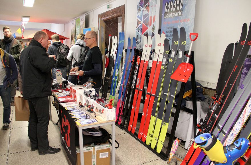 Na stánku G3 byl kompletní sortiment včetně splitboardu