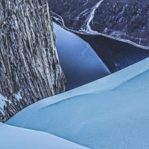 Gangnesrenna shora - horizontála vody, vertikála žuly a diagonála sněhu