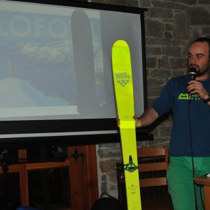 Na Lofotech se jezdilo na těchto lyžích black crows, foto: Jiří Kočara