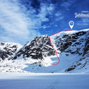Nákres sjezdu Jiehkkevárri západním žlabem: 45°, 1000 m