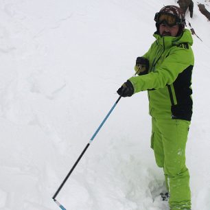 Aktivace sondy Pieps iProbe II - téměř úplné roztažení