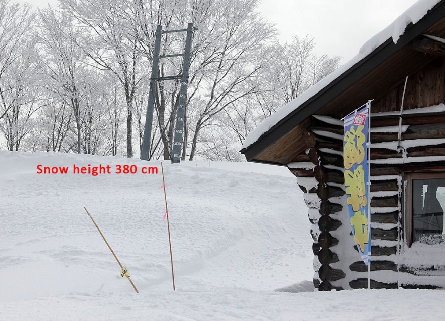 V první polovině února bylo ve středisku Charmant Hiuchi téměř 400 cm sněhu!