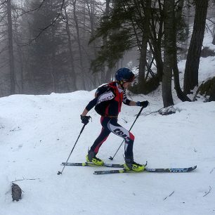 Prolézáme mlhou na prvním výstupu zledovatělou stopou