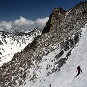 Na snowboardu z Takht-e-Soleiman (4659 m)