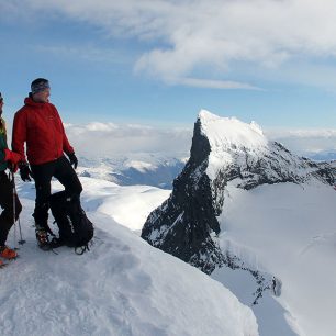 Většina norských vrcholů nabízí dokonalé výhledy stovky kilometrů daleko