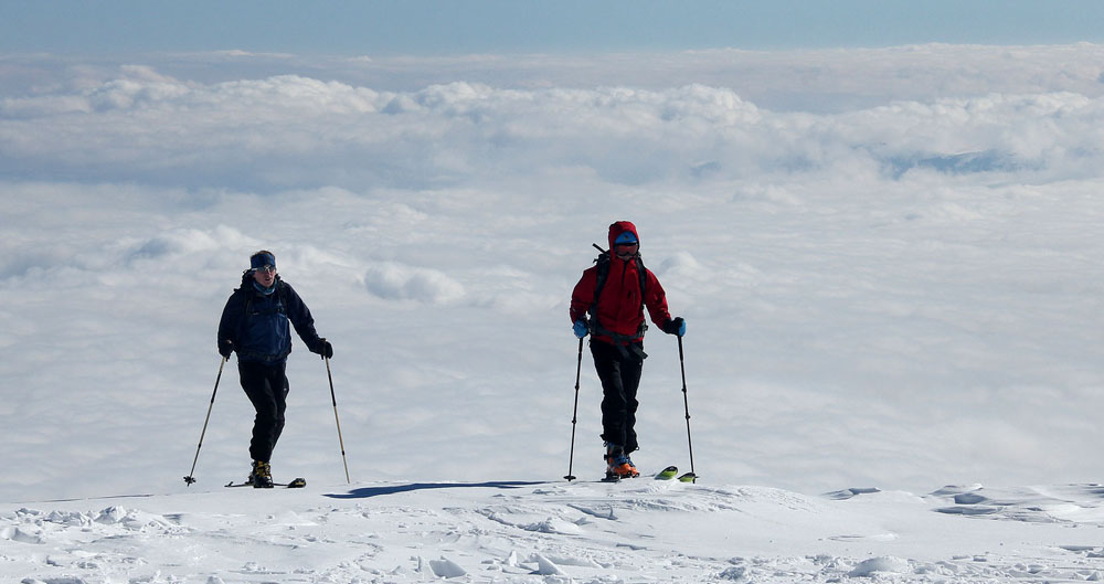 Kus nad hranicí inverze v pohoří Šar planina