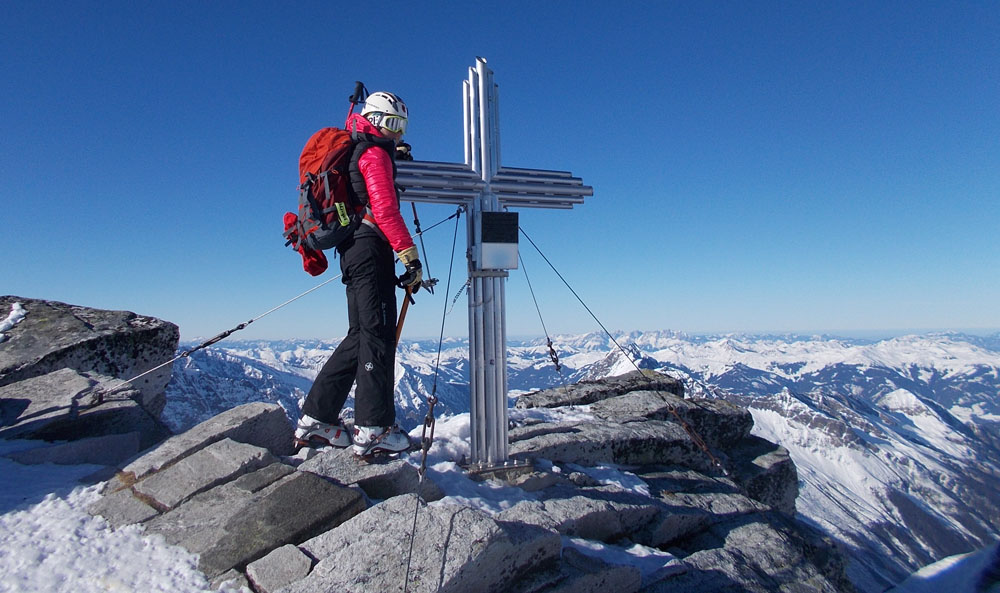 Vrcholový kríž Sonnblick (3089 m)