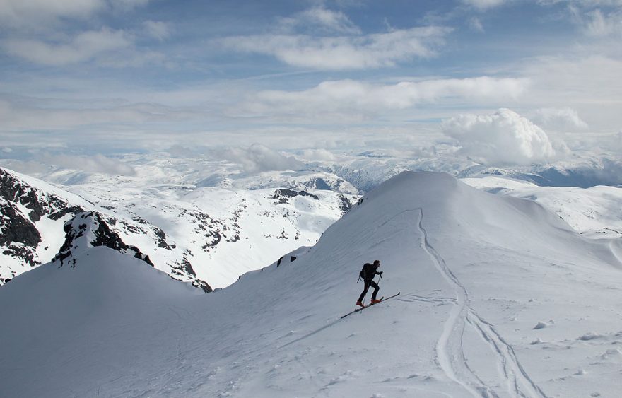 Norské výhledy jsou za krásného počasí dokonalé