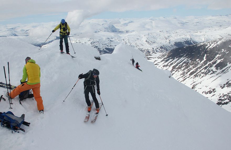 Začátek sjezdu ze Store Ringstindu