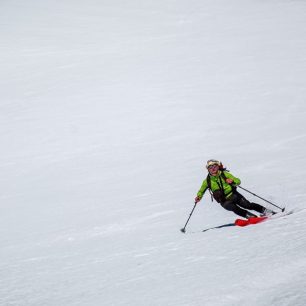 Sjíždím v dolní části ze Store Tverrbotntindenu, foto: Jiří Paur