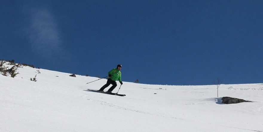 Skalka tam, skalka sem, sníh parádní