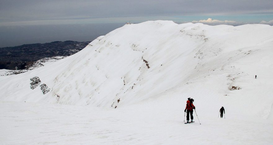 Pohled zpátky po hřebenu na Dóme du Mzaar