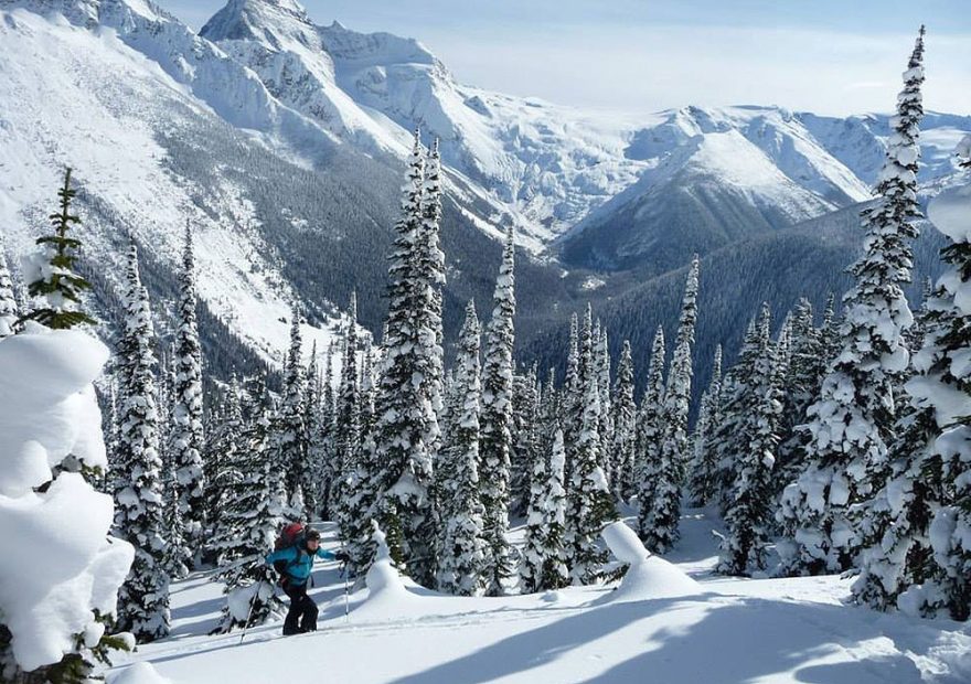 Skialp v okolí Rogers pass v kanadské Britské Kolumbii