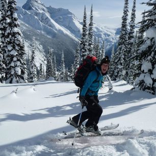 Skialp v okolí Rogers pass v kanadské Britské Kolumbii