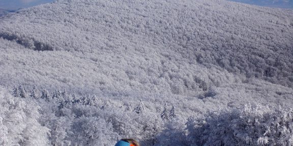 Skialp v Bílých Karpatech s výstupem na Jelenec (925 m)