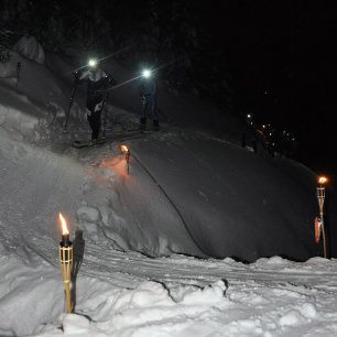 Osvětlený přechod na druhou stranu potoka, foto NTP - Jitka Balcarová