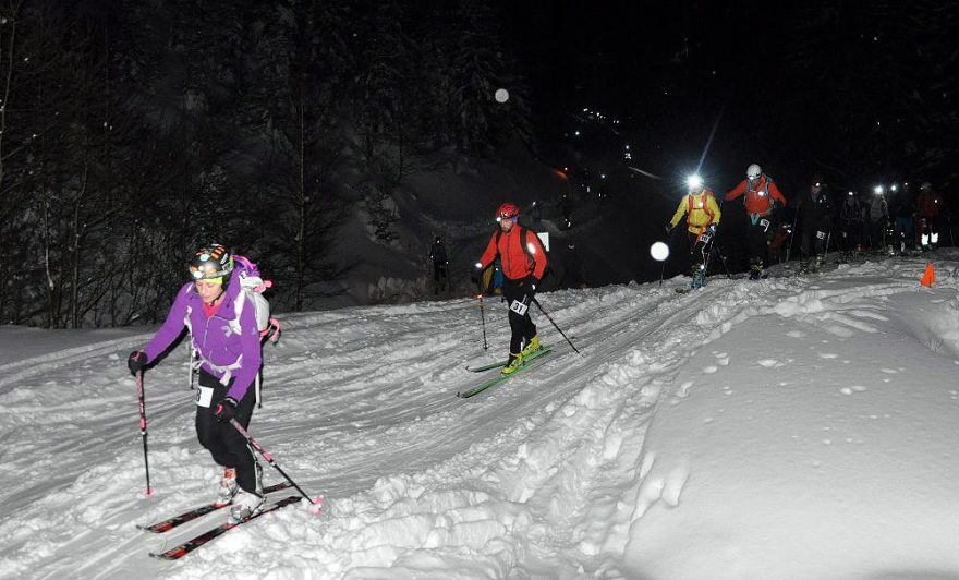 Plno čelovek na sněhu, foto NTP - Jitka Balcarová