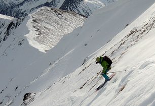 Severní sjezd z Felskarspitze (2509 m) v Radstätern Tauern