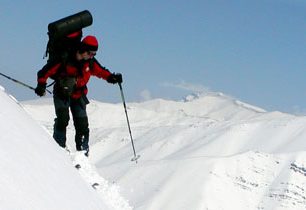Mount Seechal (3719 m) - vyhlídkový vrchol nad lyžařským střediskem Dizin