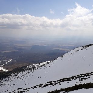 Cestou na Skalnaté - technický sníh je až dole