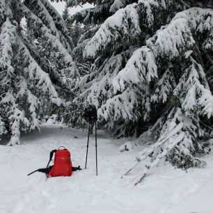 Vrchol Giguly s testovaným skialpinistickým batohem Lowe Alpine