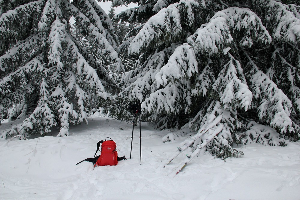 Vrchol Giguly s testovaným skialpinistickým batohem Lowe Alpine