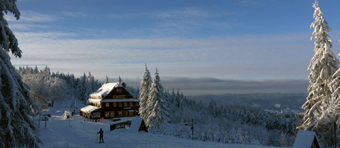 Na skialpech na vrchol Stolečný (962 m) v Javorníkách