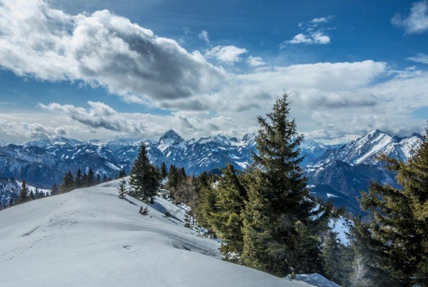 Túra na vrchol Hoher Buchberg poblíž Wildalpenu, rakouské Alpy.