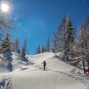 Výstup na Hochtürnach poblíž Wildalpenu, rakouské Alpy.