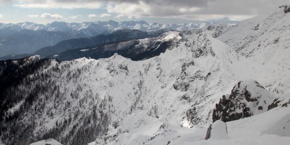 Viševnik (2050 m) &#8211; okružní skialpový výlet nad slovinskou Pokljukou