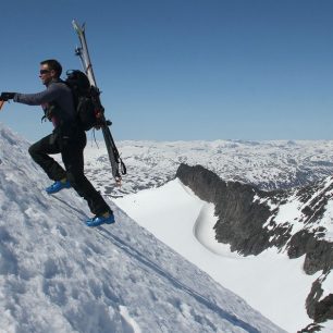 Závěrečný pěší úsek na Storebjørn (2222 m)