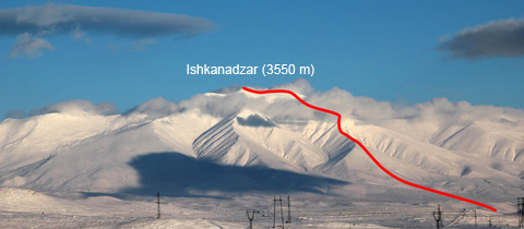 Ishkhanasar (3550 m) &#8211; na skialpech na hraniční vrchol mezi Arménií a Náhorním Karabachem
