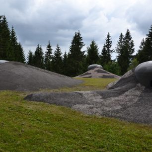 Dělostřelecká tvrz Hanička v Orlických horách poskytuje jedinečný pohled do smutné historie našeho státu.