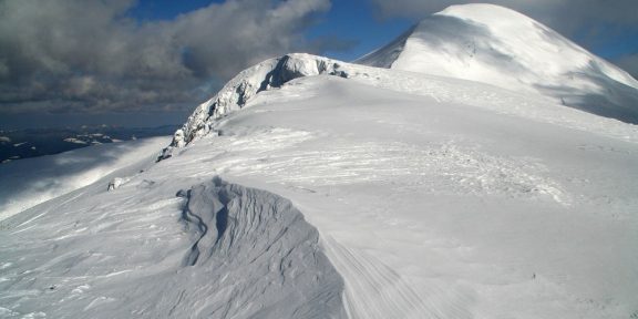Hoverla (2061 m) – nejvyšší vrchol Ukrajiny na skialpech