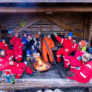 Midsund group, aneb část memoriálistů při večerní relaxaci, foto: Jiří Paur