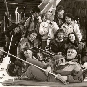 S lyžařskou partou na Grúni v roce 1981