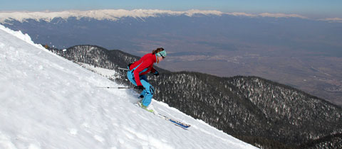Na skialpech do výšky 2500 metrů pod Tsamomorilski chal (2681 m) v bulharském pohoří Pirin u lyžařského střediska Bansko